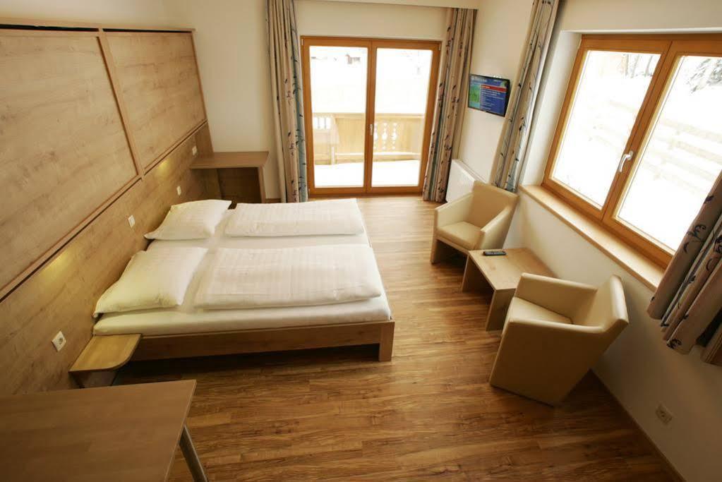 Familien & Wohlfuhlhotel Johanneshof Saalbach Exterior foto